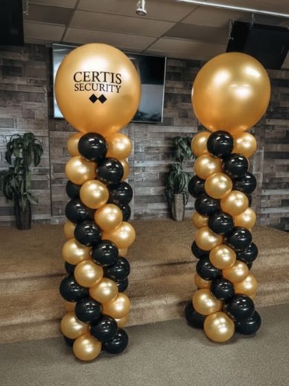 columna de globos con logo