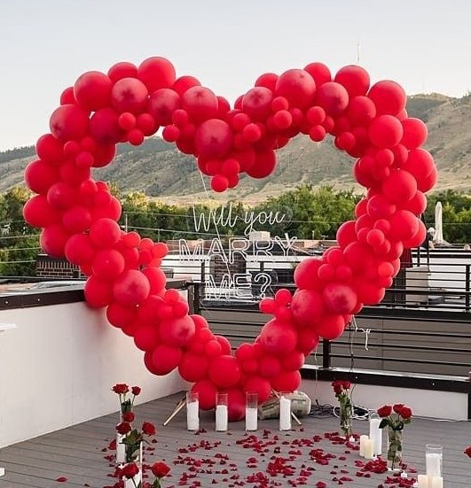 arco de corazon de globos San valentin