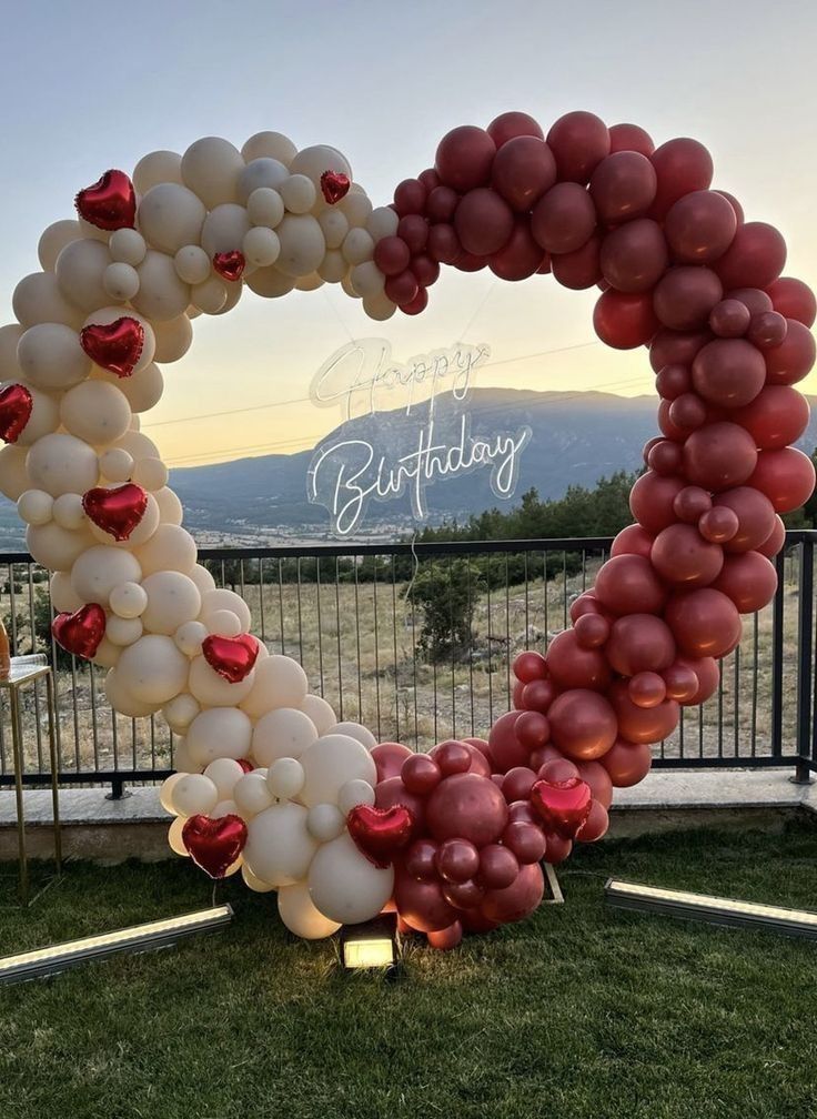 arco de corazon con globos San valentin